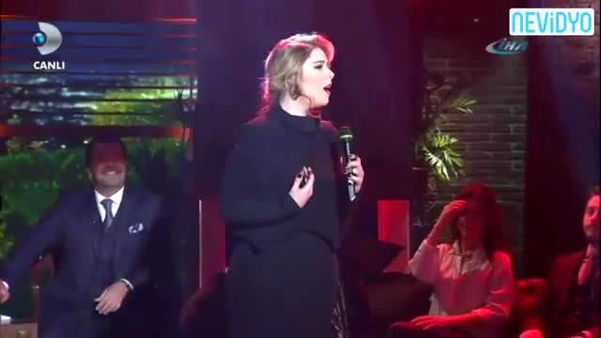 Ferdi Tayfur\'un Kızı Tuğçe Tayfur\'dan "Huzurum Kalmadı"