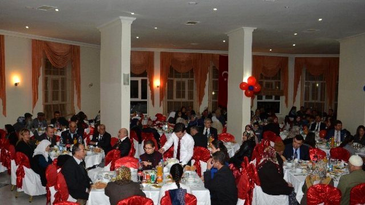 Jandarmadan Şehit ve Gazi Aileleri Onuruna Yemek