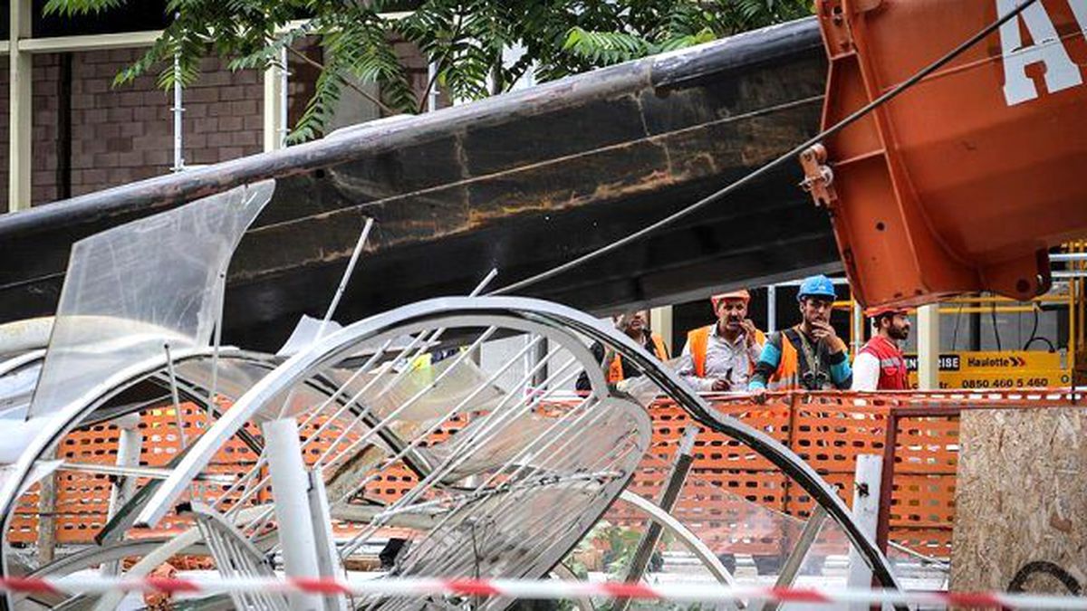 Küçükçekmece'de Kule Vinç Devrildi: 2 Ölü