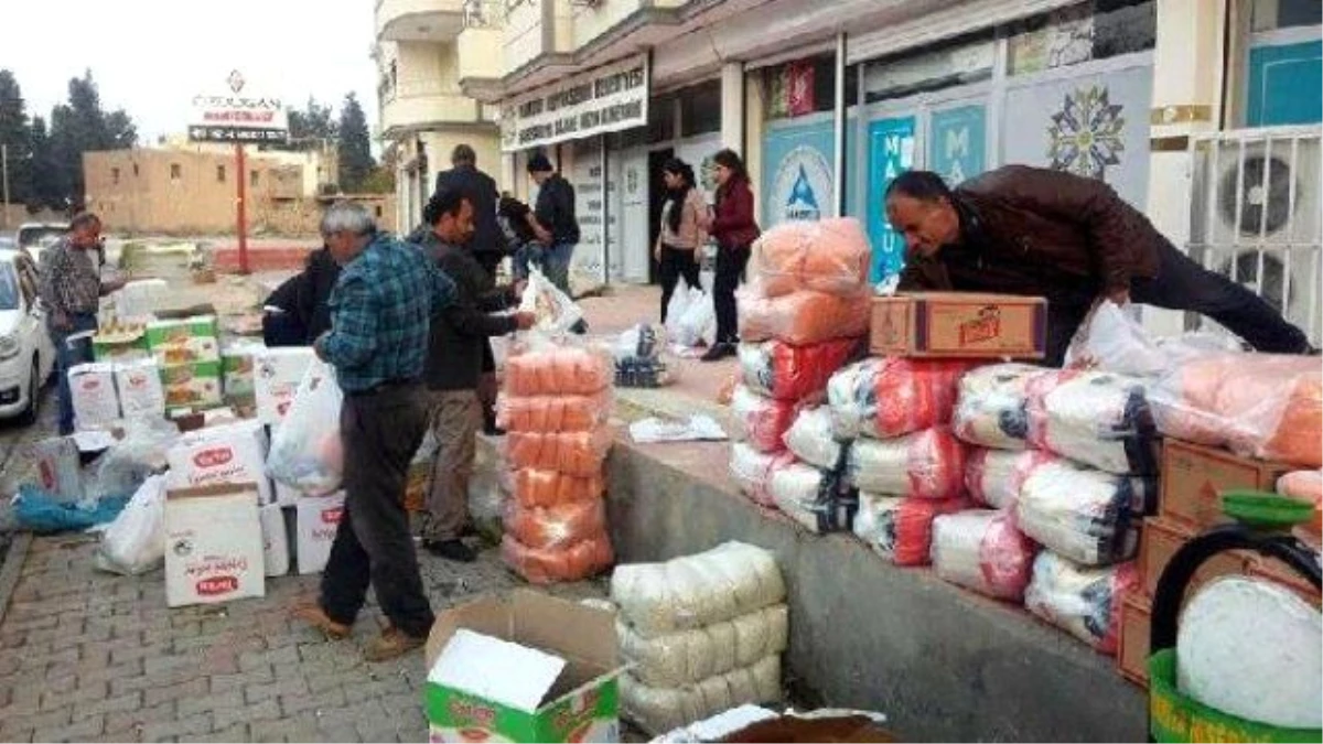 Mardin Belediyesi, Nusaybin\'de Vatandaşlara Gıda ve Su Dağıttı