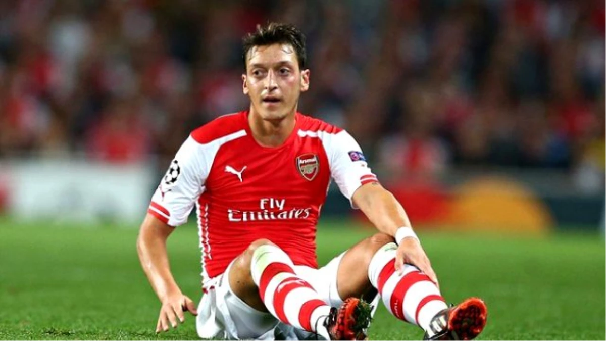 Mesut Özil'den Uçak Krizi Yorumu: Umarım İki Taraf Uzlaşır
