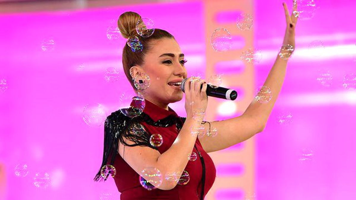 O Ses Türkiye\'nin Başarılı Yarışmacısı Nil Karataş İşte Benim Stilim Sahnesinde