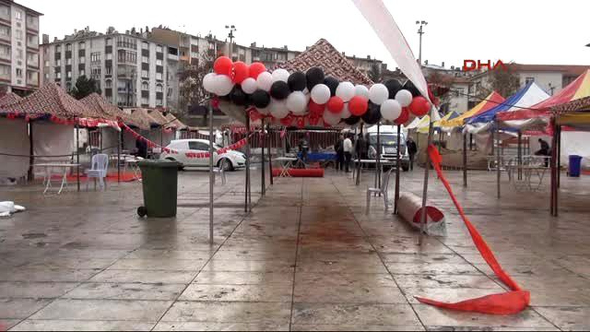 Sivas \'Senegalli Antepliler\' Sivas\'ta Esnafı Kızdırdı