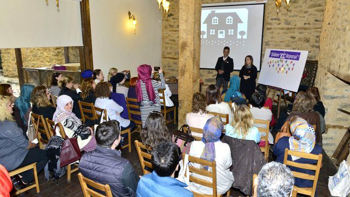 Şükran Edebali\'den Kadına Karşı Şiddete \'HAYIR\'