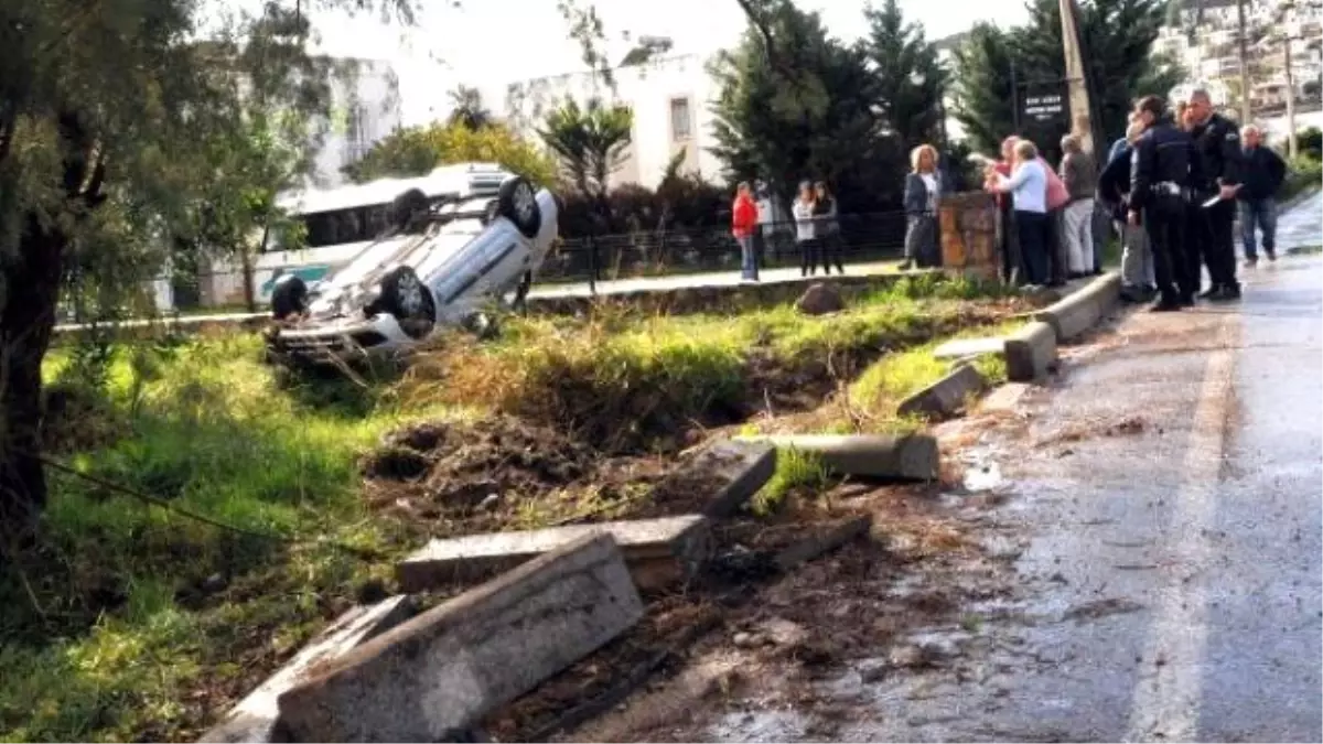 Üç Çocuğun Otomobille Gezisi Hastanede Bitti