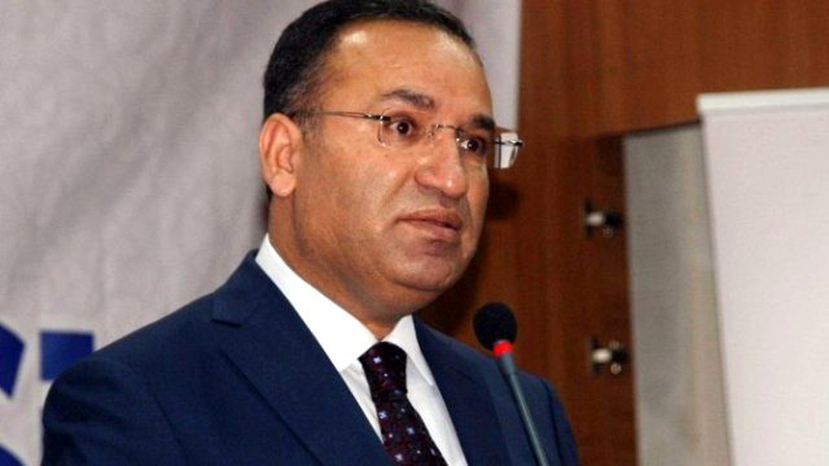Bakan Bozdağ: "Diyarbakır\'daki Saldırı Türkiye\'nin Birlik ve Beraberliğine Yapılan Bir Saldırıdır"