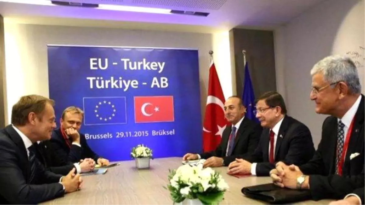 Başbakan Davutoğlu, Donald Tusk ve Jean-Claude Juncker ile Görüştü