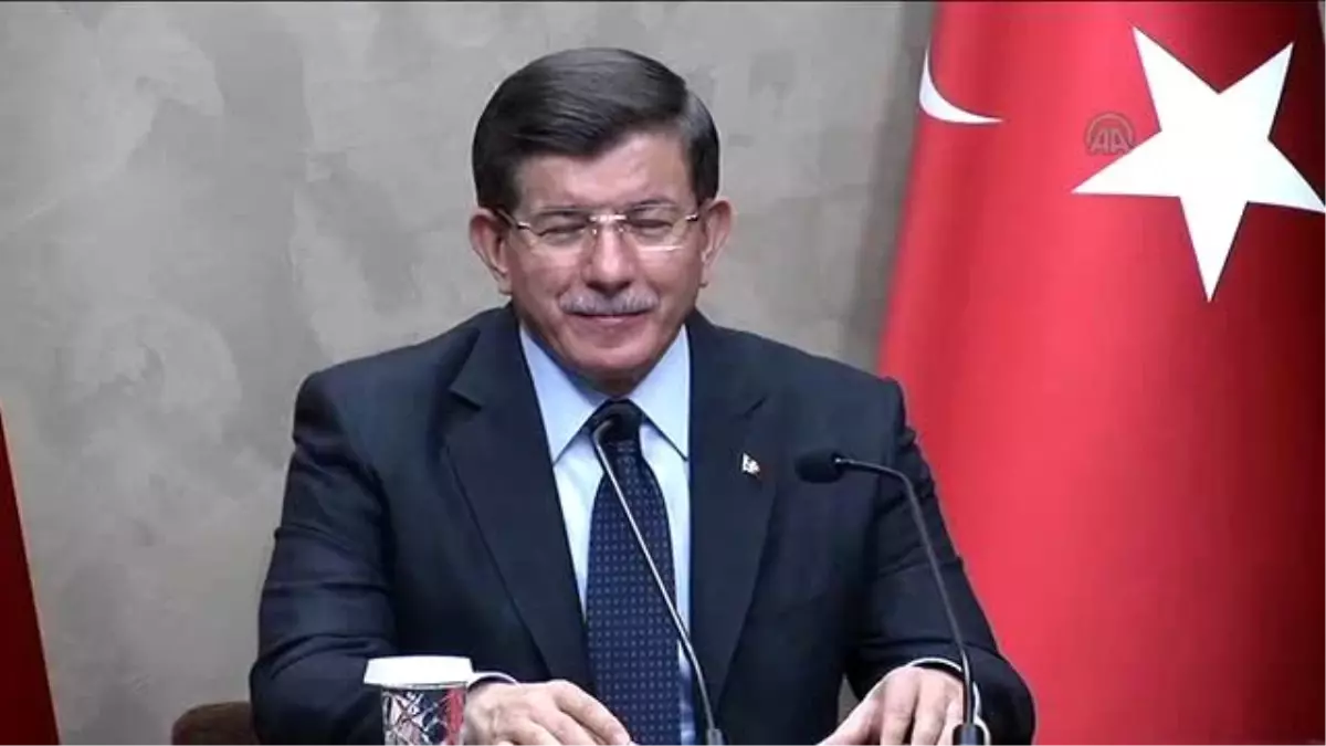 Davutoğlu: "Mülteciler Sorunu, Türkiye Tarafından Üstlenilmesi Mümkün Olmayan Geniş Kapsamlı Bir...