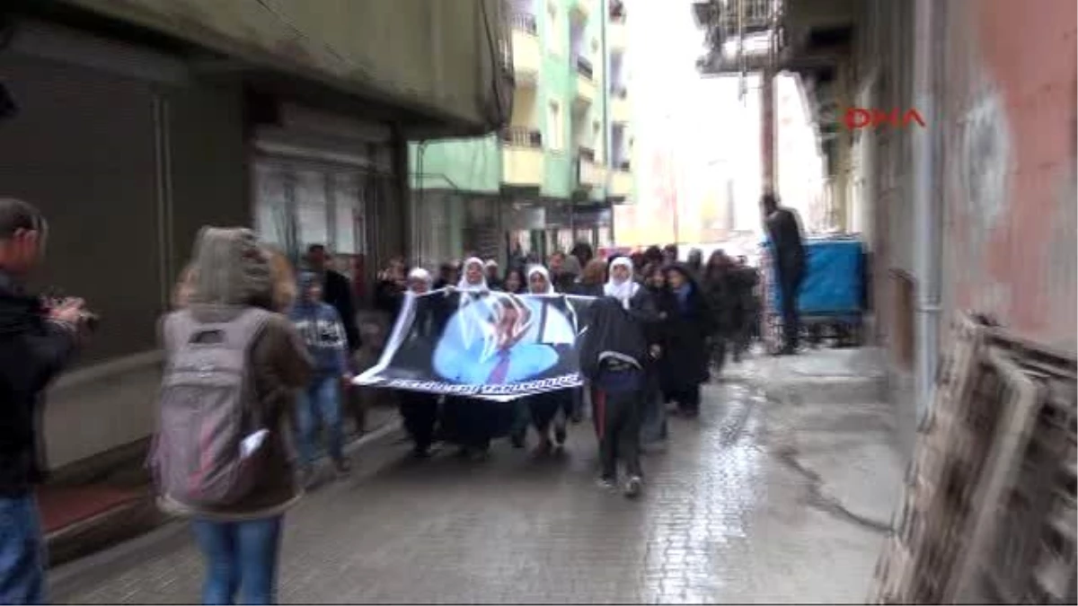 Hakkari\'de Tahir Elçi Protestosu