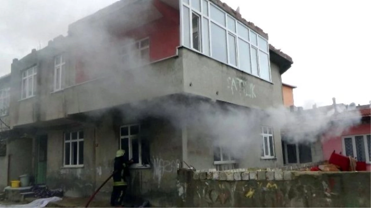 Tekirdağ\'da Kocasına Kızan Kadın Evi Yaktı