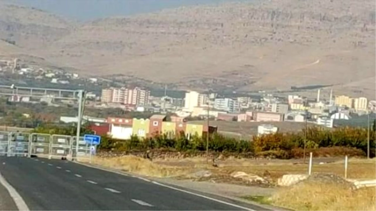 Mardin Derik\'te Sokağa Çıkma Yasağı Sürüyor