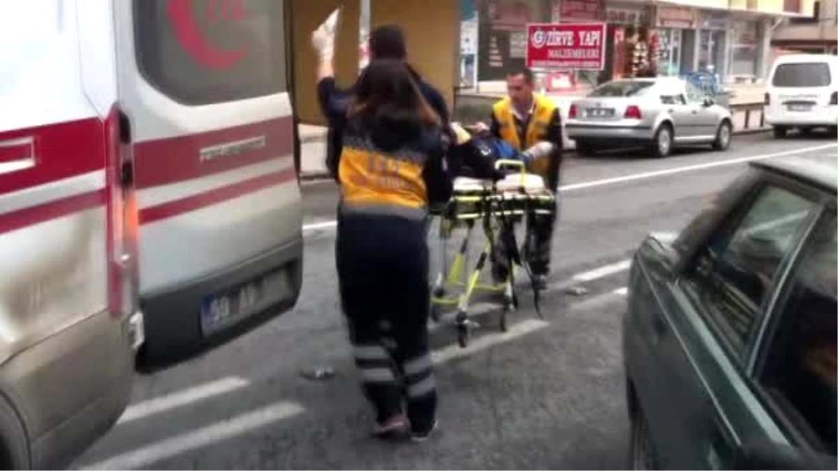 Motosikletle Ambulans Çarpıştı: 1 Yaralı