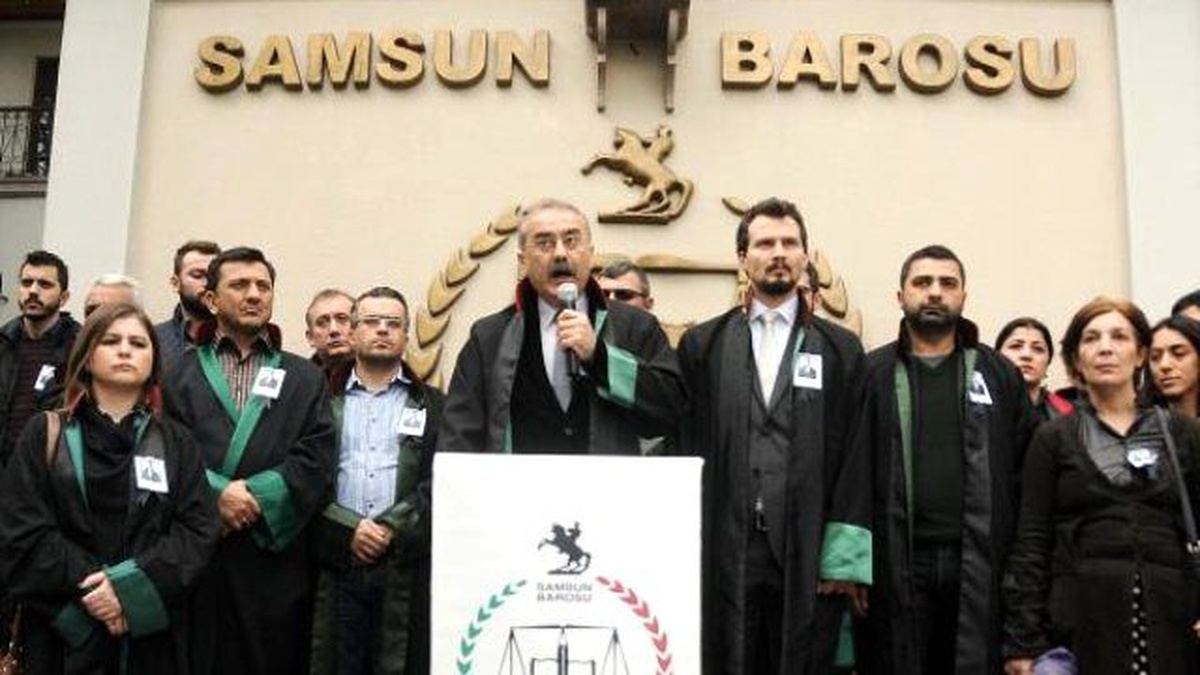 Samsun\'da Avukatlar Elçi İçin Yürüdü