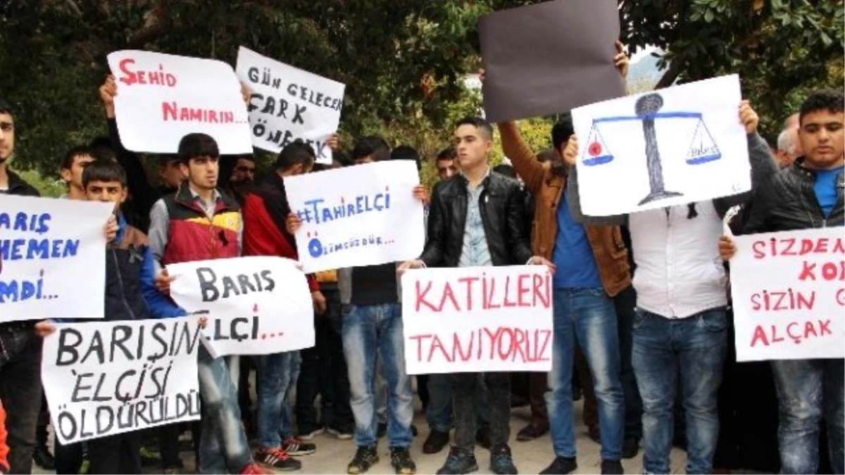 Tahir Elçi\'nin Öldürülmesi Manisa\'da Protesto Edildi