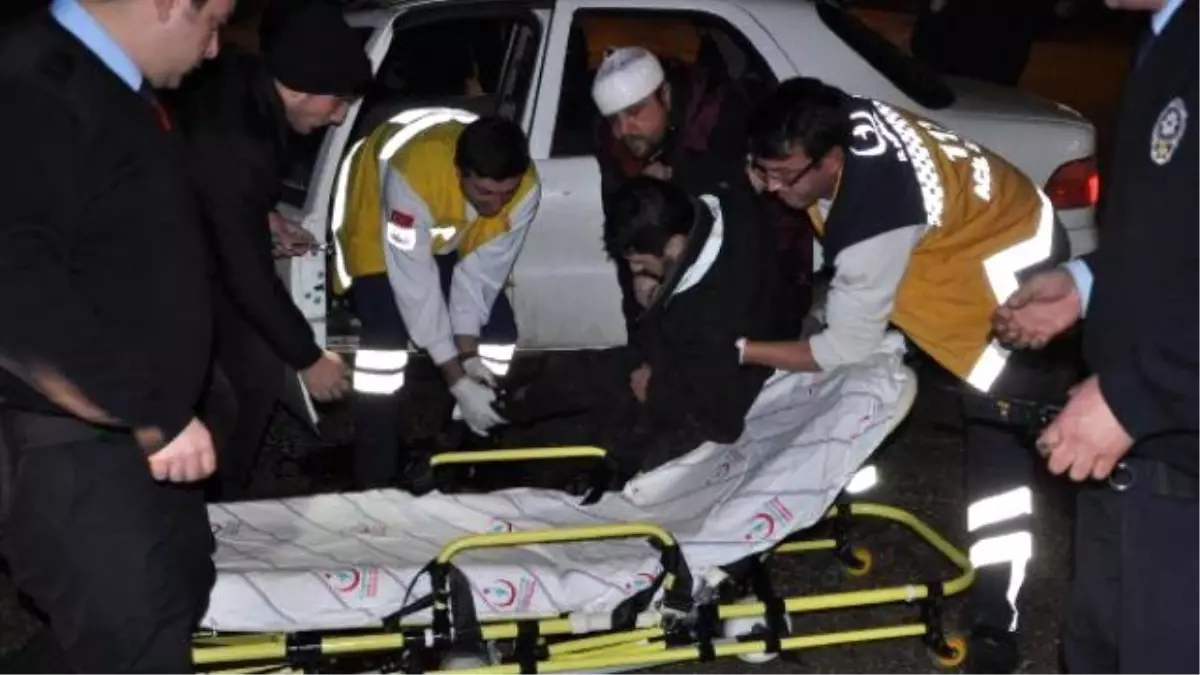 Trafikte Önünü Kestikleri Otomobilin Sürücüsünü Av Tüfeğiyle Vurdular