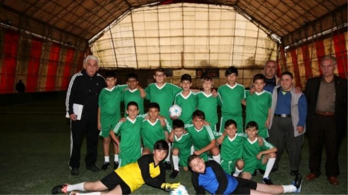 12. Mahalleler Arası Minikler Futbol Turnuvası Başladı