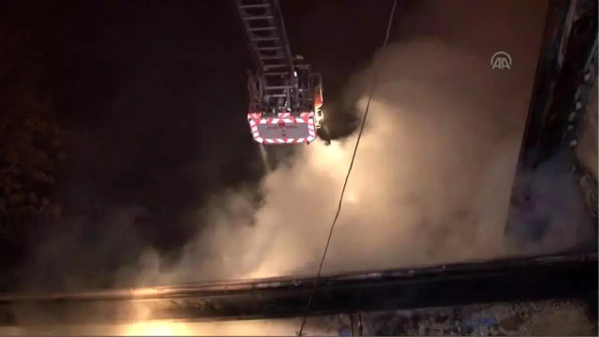 90 Yıllık Cami Yandı