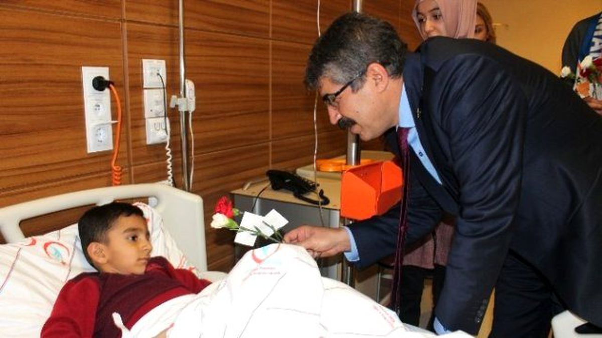 AK Parti Adıyaman İl Başkanlığından Hastalara Ziyaret