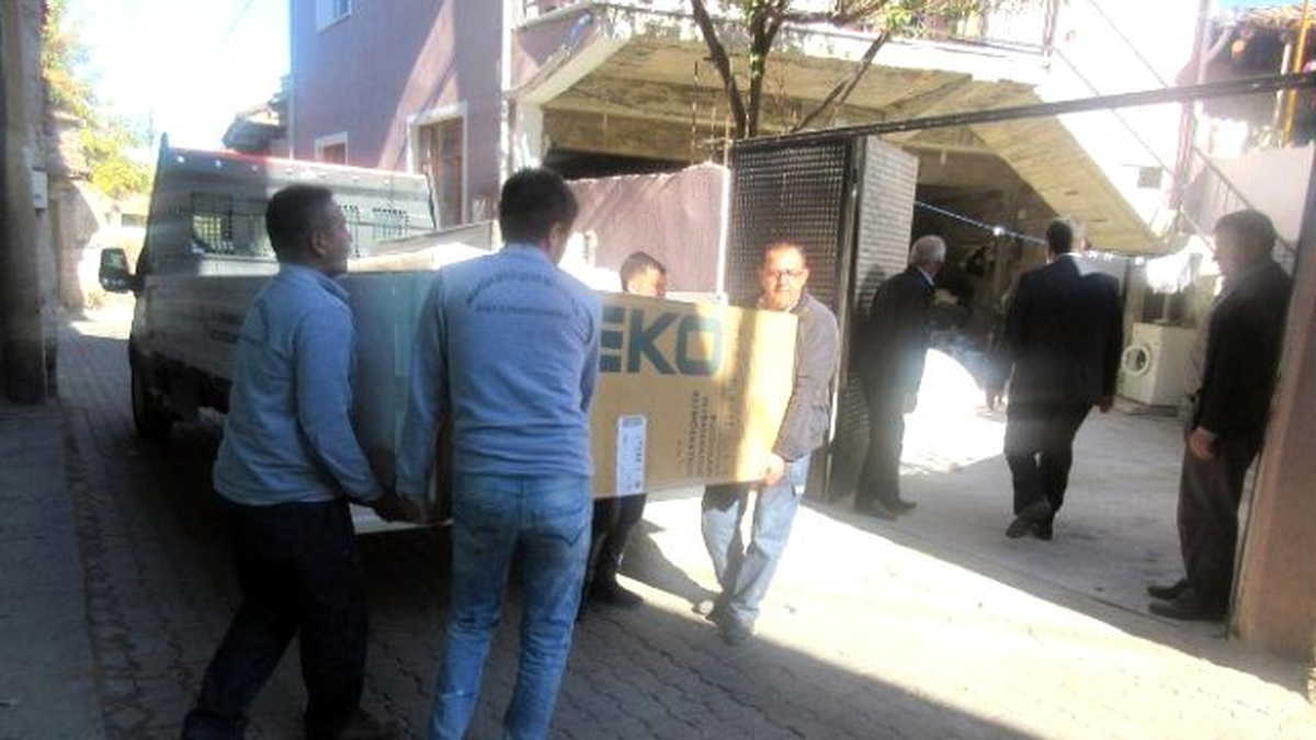 Büyükşehir, Evi Yanan Aileye Sahip Çıktı
