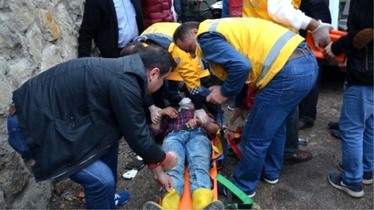 Duvara Çarpan Motosiklet Sürücüsü Yaralandı