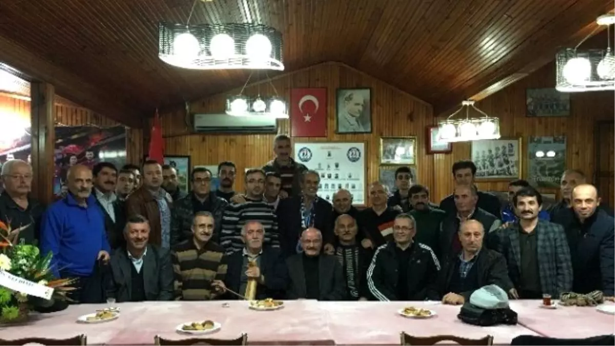 Fırtına Kemal, Yalova\'da Bordo Mavili Renklere Gönül Verenlerle Buluştu