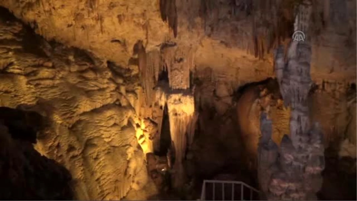 Gilindire Mağarası Ziyaretçilerin Gözdesi
