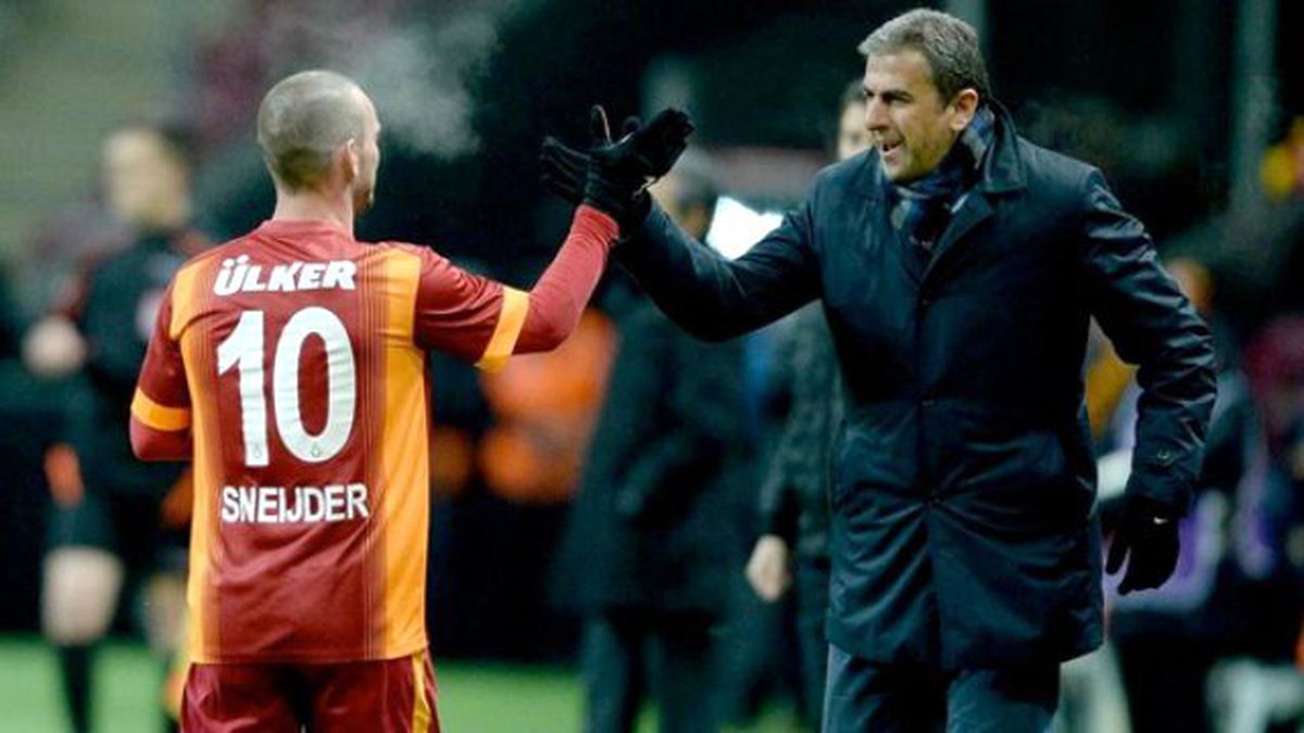 Hamzaoğlu: Sneijder'in Yaptığı Zayıf Karakterlilerin İşi