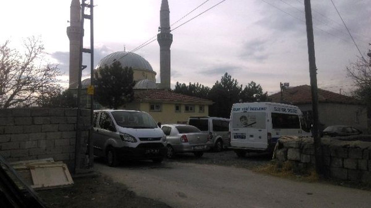 Hem Taşıdı Hem Ağladı