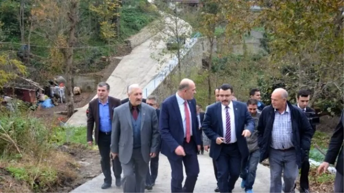 Karşıyaka ve Aydınlıkevler Arasındaki Bağlantı Yolu Betonlanarak Hizmete Açıldı