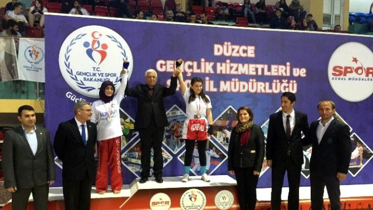 Kick Boks Türkiye Şampiyonası Düzce\'de Yapıldı