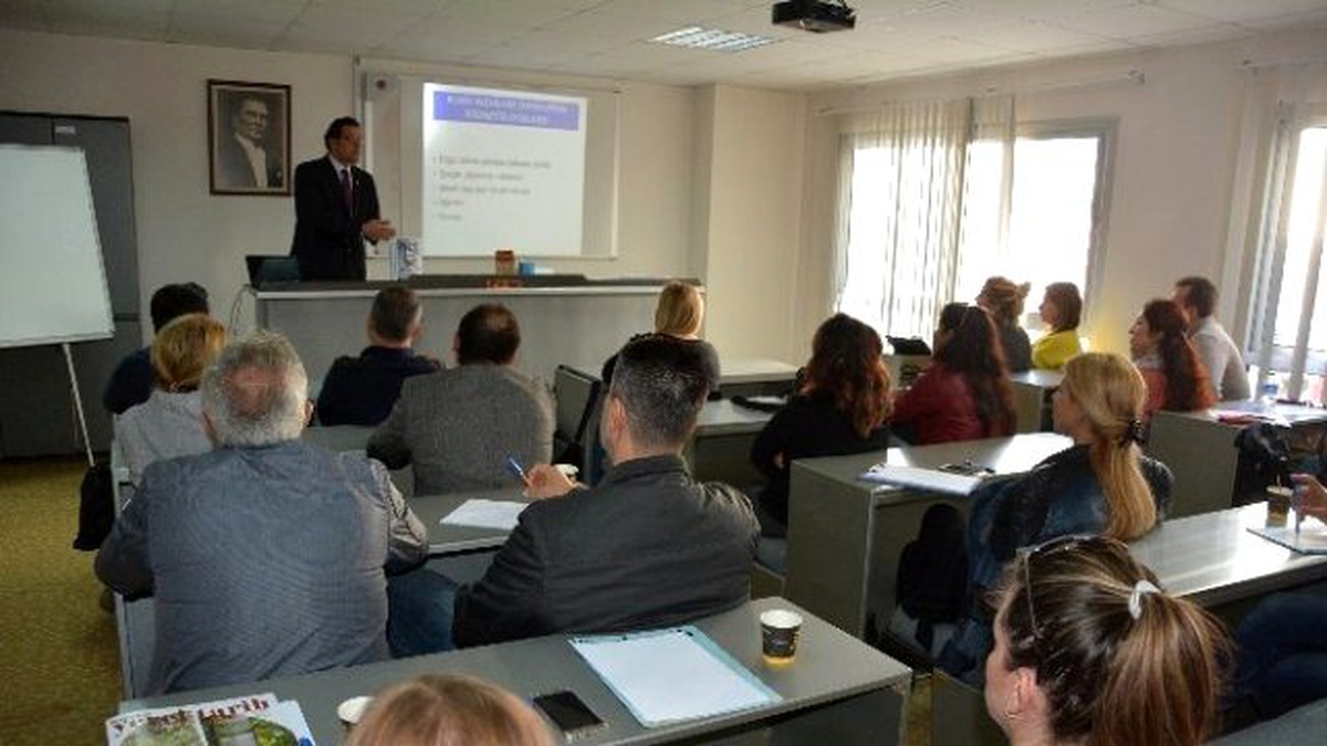 Kuşadası\'nda Onlıne Ticaret Yöntemleri Semineri