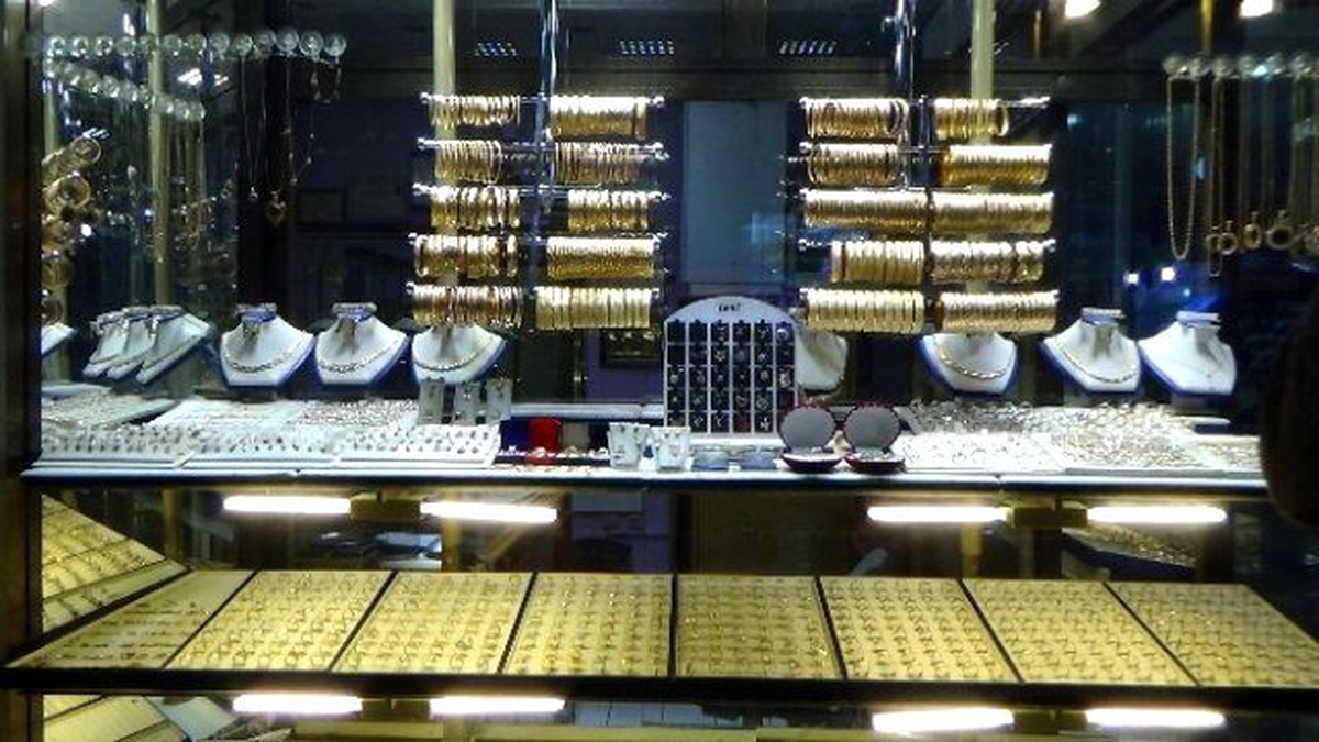 Kuyumcudan Çaldığı Bileziklerle 200 Metre Kaçabildi