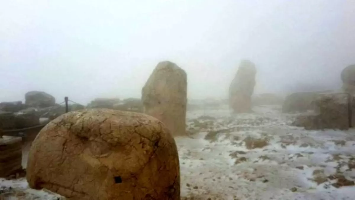 Nemrut Dağı\'na İlk Kar Düştü