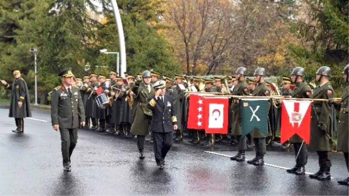 Orgeneral Akar\'a, Japonya\'dan Ziyaretçi