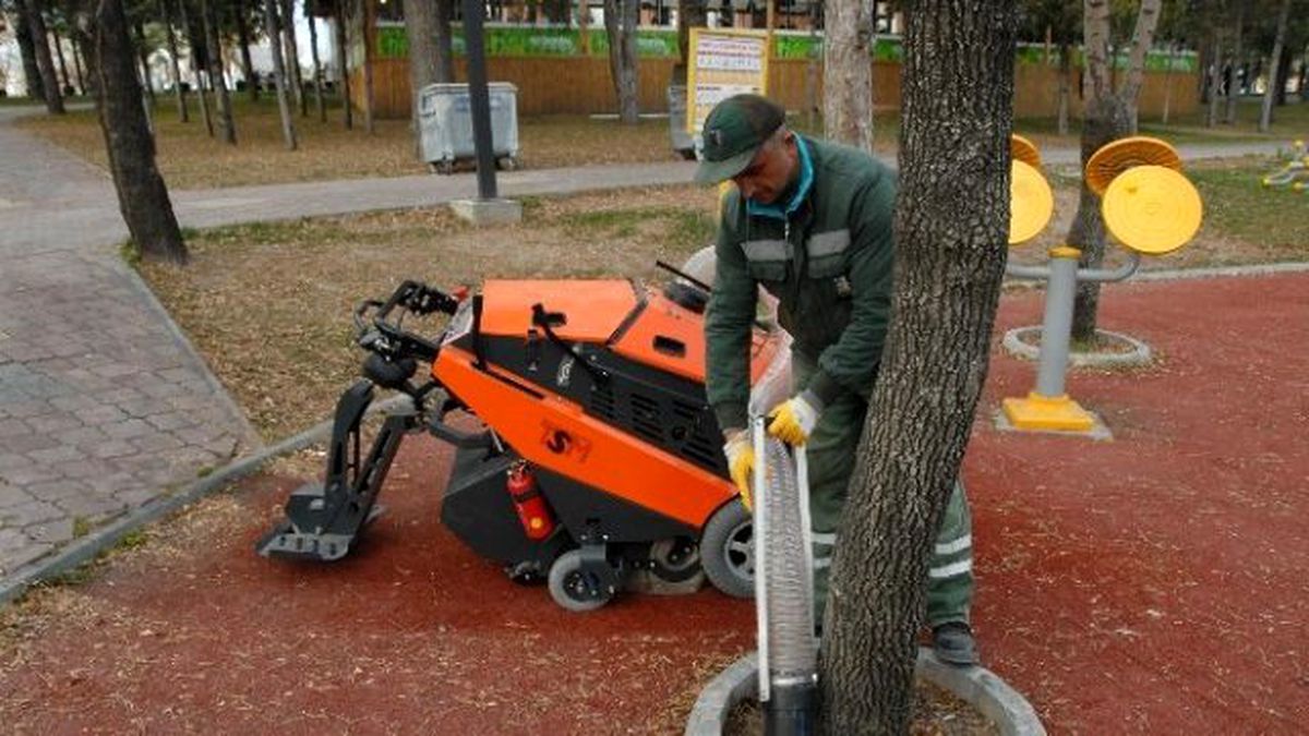 Parklara Çevre Dostu Temizlik Aracı