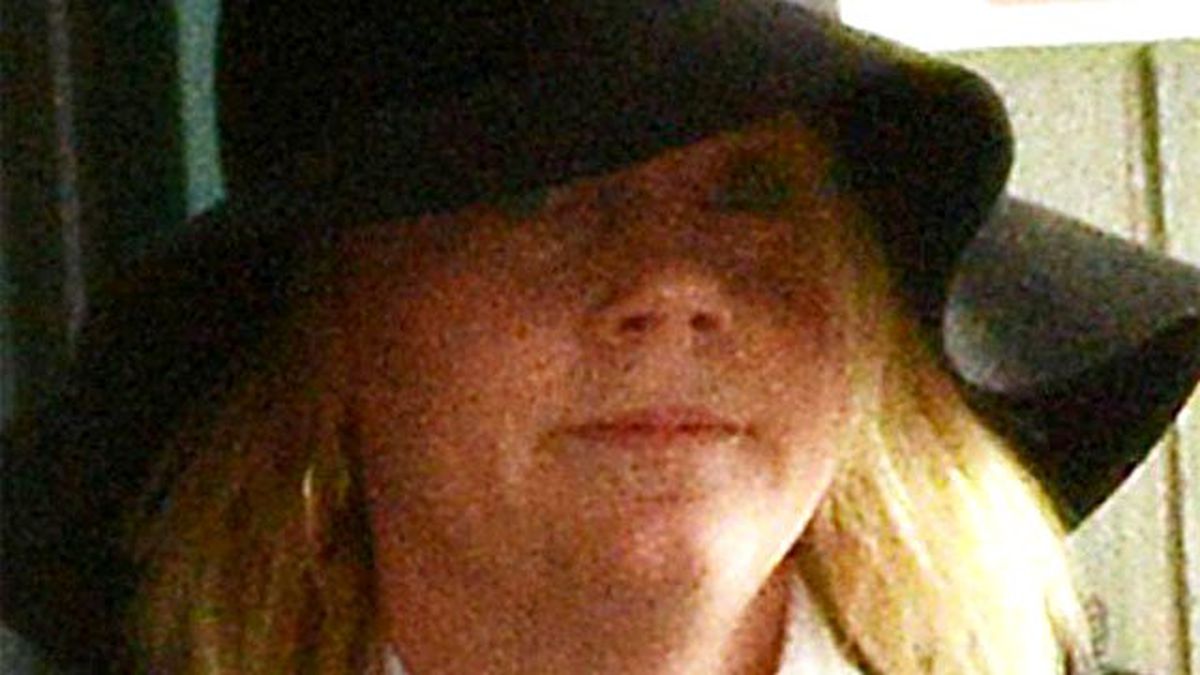 Parkta Namaz Kılan Çiftin Önüne Geçip İşediler