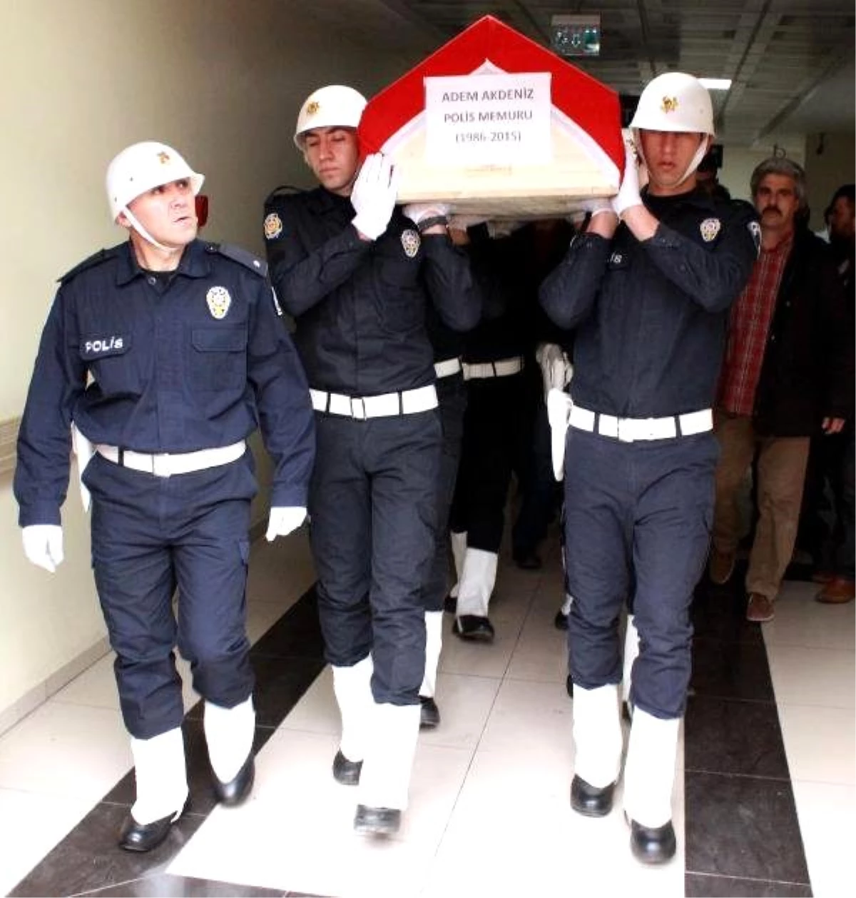 Sivas\'taki Kazada Ölen Polis, Kayseri\'de Toprağa Verildi