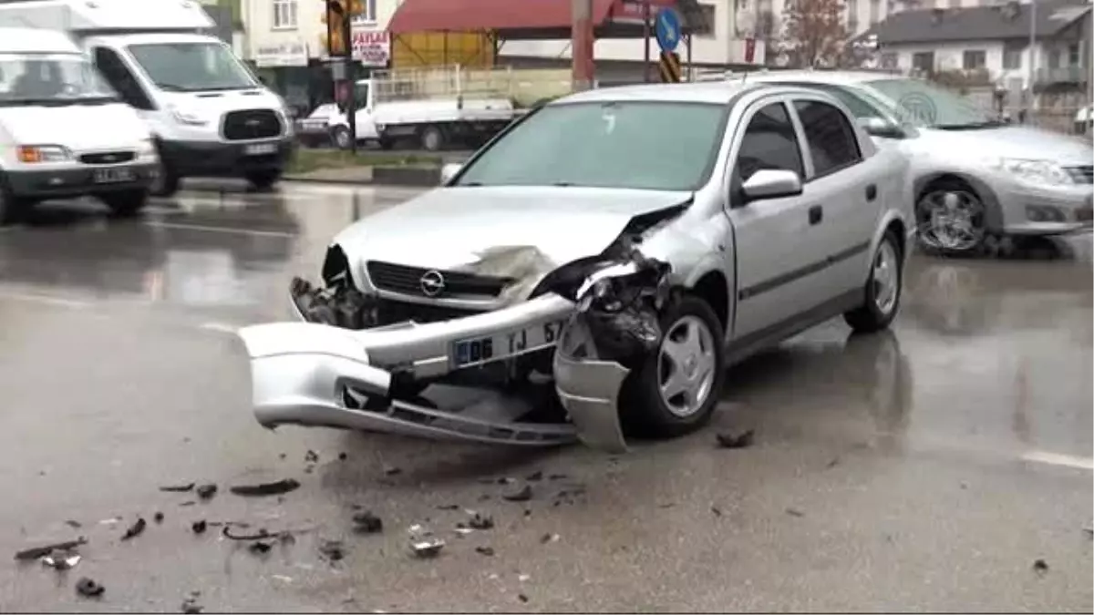 Trafik Kazaları Güvenlik Kamerasına Yansıdı