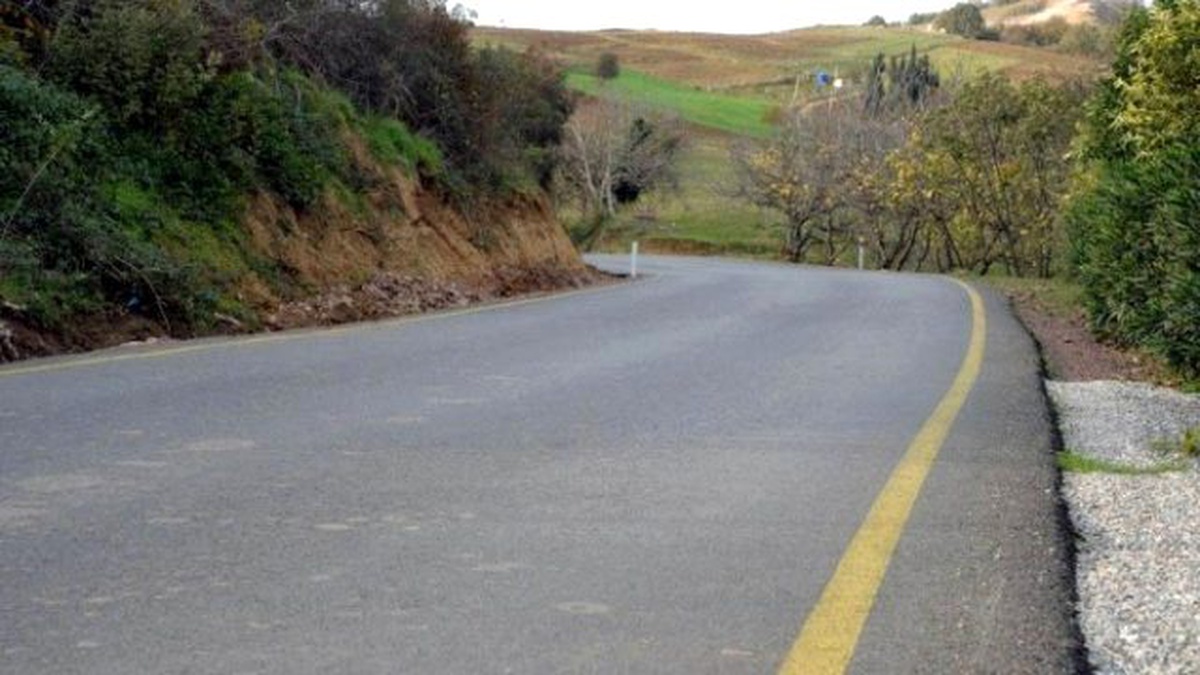 Yalova\'da 90 Kilometre Köy Yolu Asfaltlandı