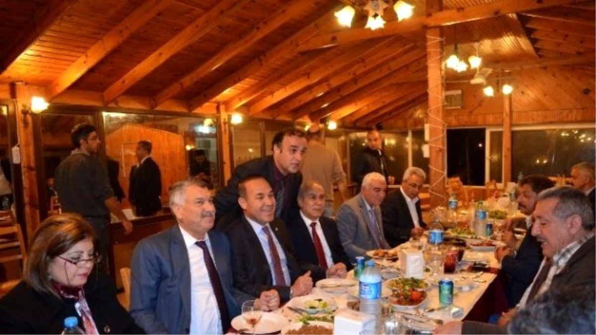 Belediye Başkanları Karataş\'ta Buluştu