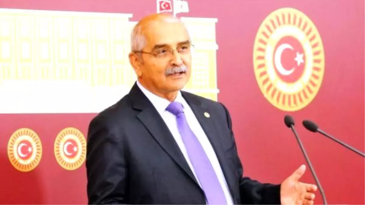 CHP\'li Vekiller, Aylan Bebeğin Cesedinin Kıyıya Vurduğu Sahilden Denize Açılacak