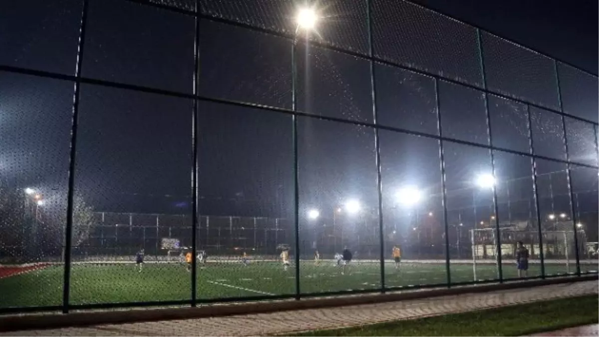 Futbol Oynarken Kalp Krizi Geçirip Hayatını Kaybetti