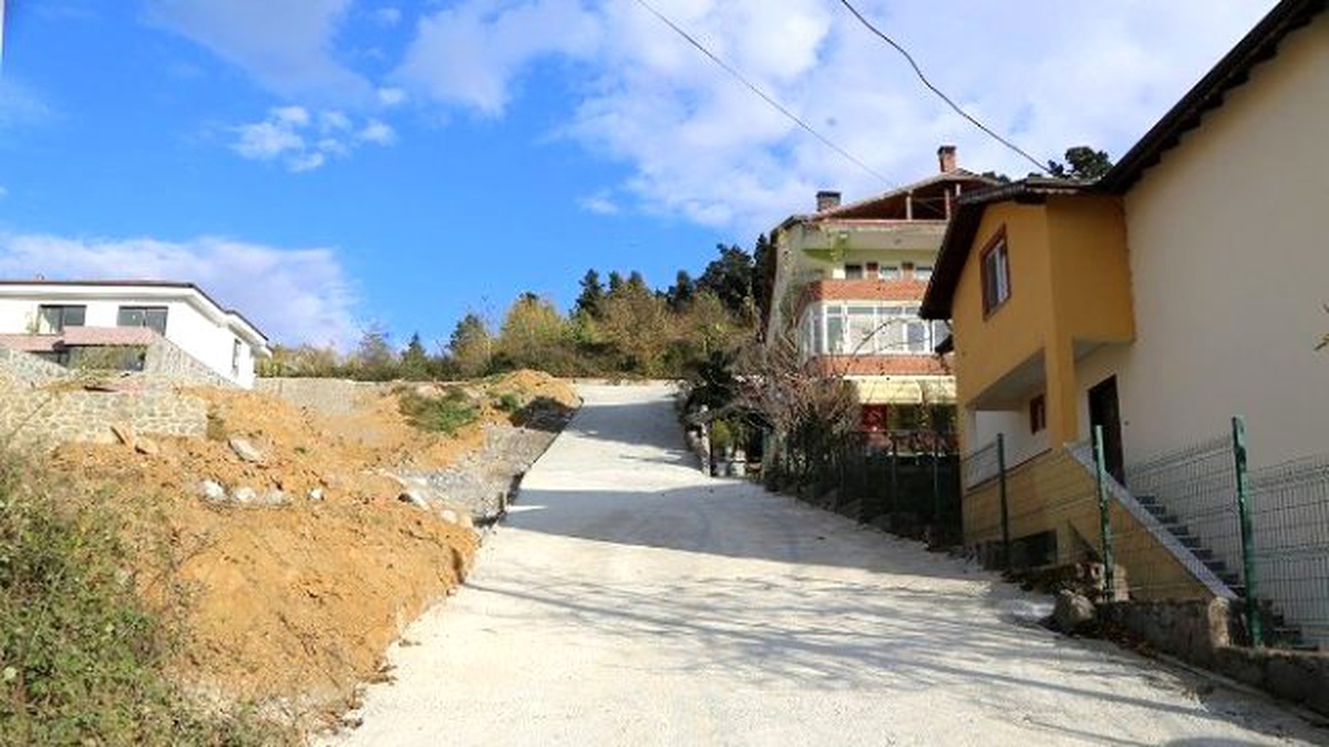 Göl Mahallesi Yolları Beton Dökülerek Düzenleniyor