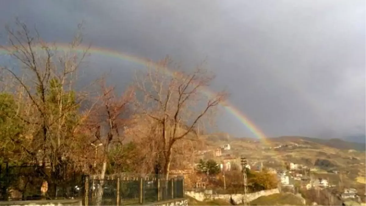 Hakkari\'de Gökkuşağı Güzelliği