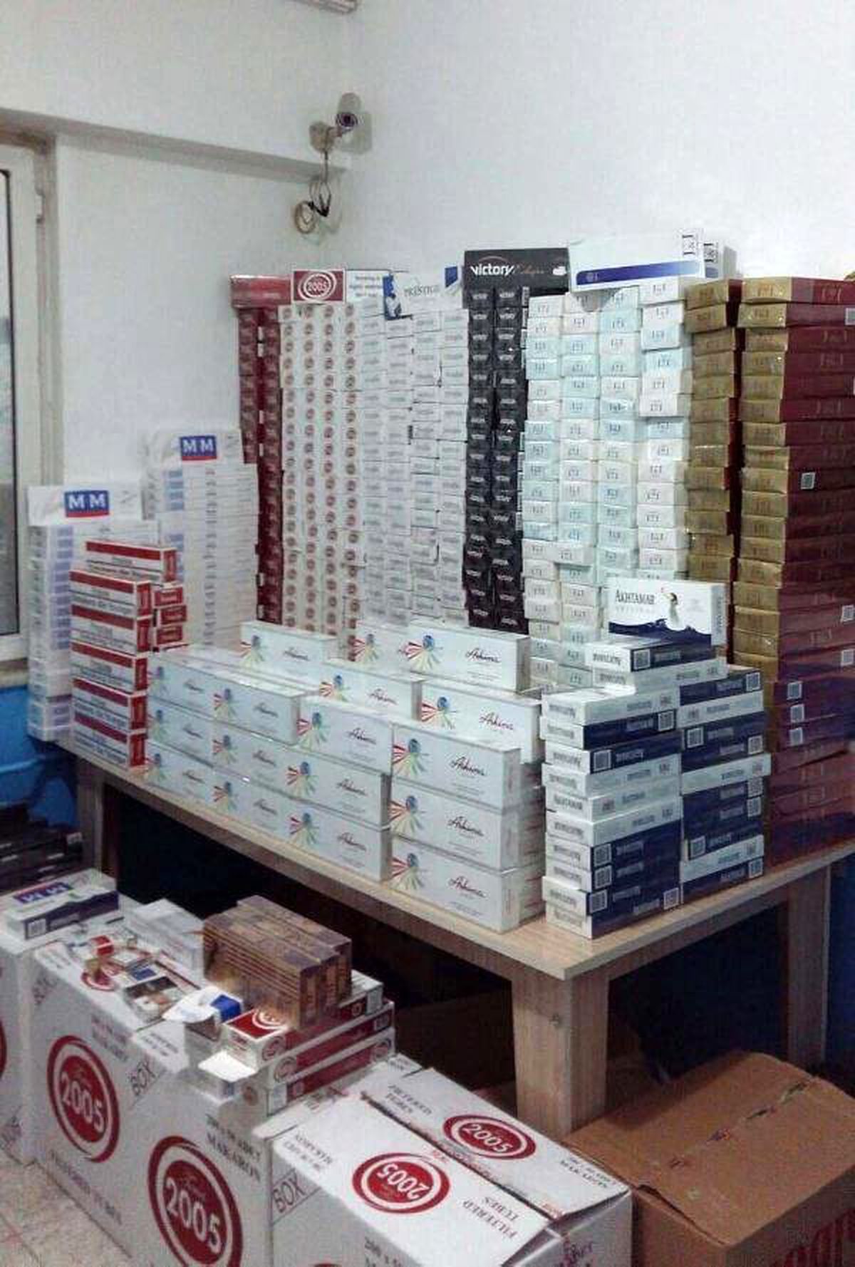 Manisa\'da Kaçak Sigara ve Uyuşturucu Operasyonunda 1 Tutuklama