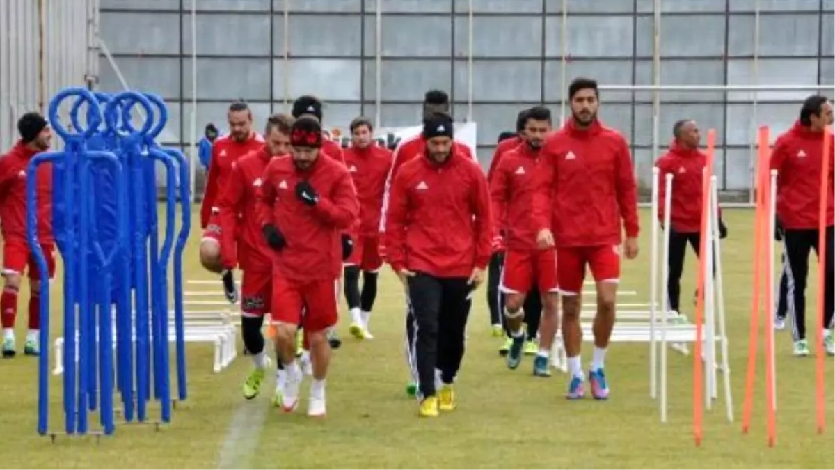 Mericana Sivasspor-Okan Buruk: "Oyun Olarak Üst Seviyedeyiz"