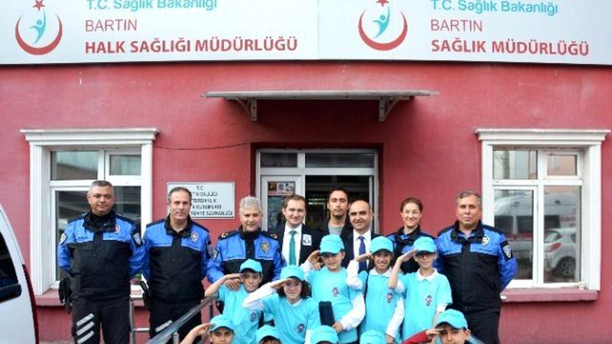 Sağlık Müdürü Koç\'tan Öğrencilere Satranç Takımı