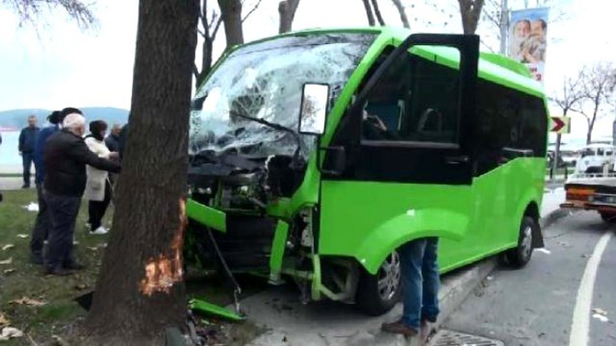 Sarıyer\'de Minibüs Kazası: 5 Yaralı