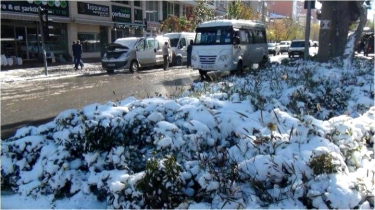 Tatvan\'da Kar Yağışı