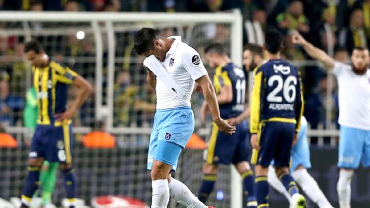 Trabzonsporlu Alper Uludağ, Kırmızı Kartı Gördü Hüngür Hüngür Ağladı